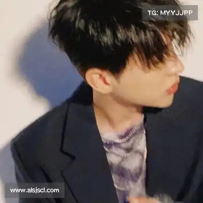 屈俪
